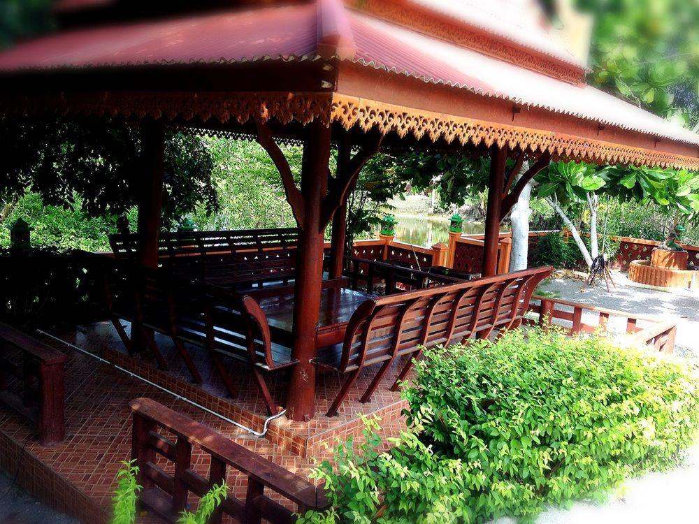 Jaroenrat Resort Szamutszongkhram Kültér fotó