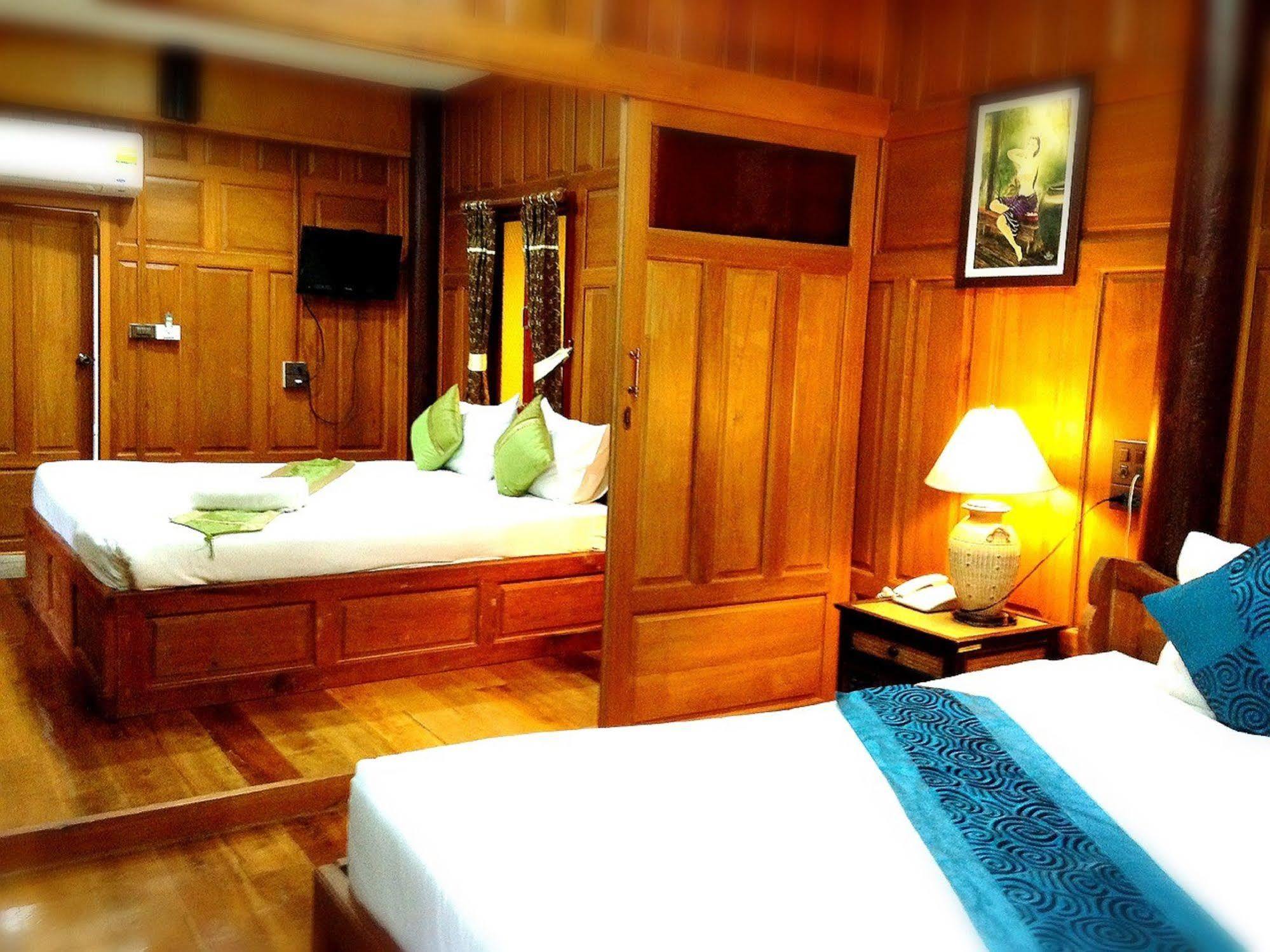 Jaroenrat Resort Szamutszongkhram Kültér fotó