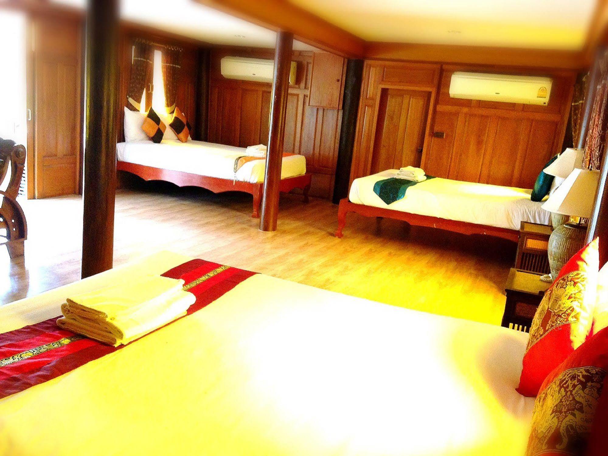 Jaroenrat Resort Szamutszongkhram Kültér fotó