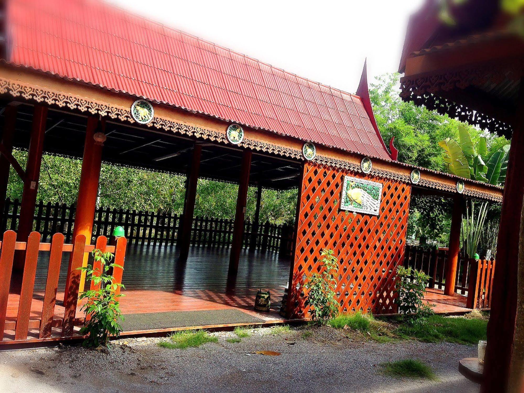 Jaroenrat Resort Szamutszongkhram Kültér fotó