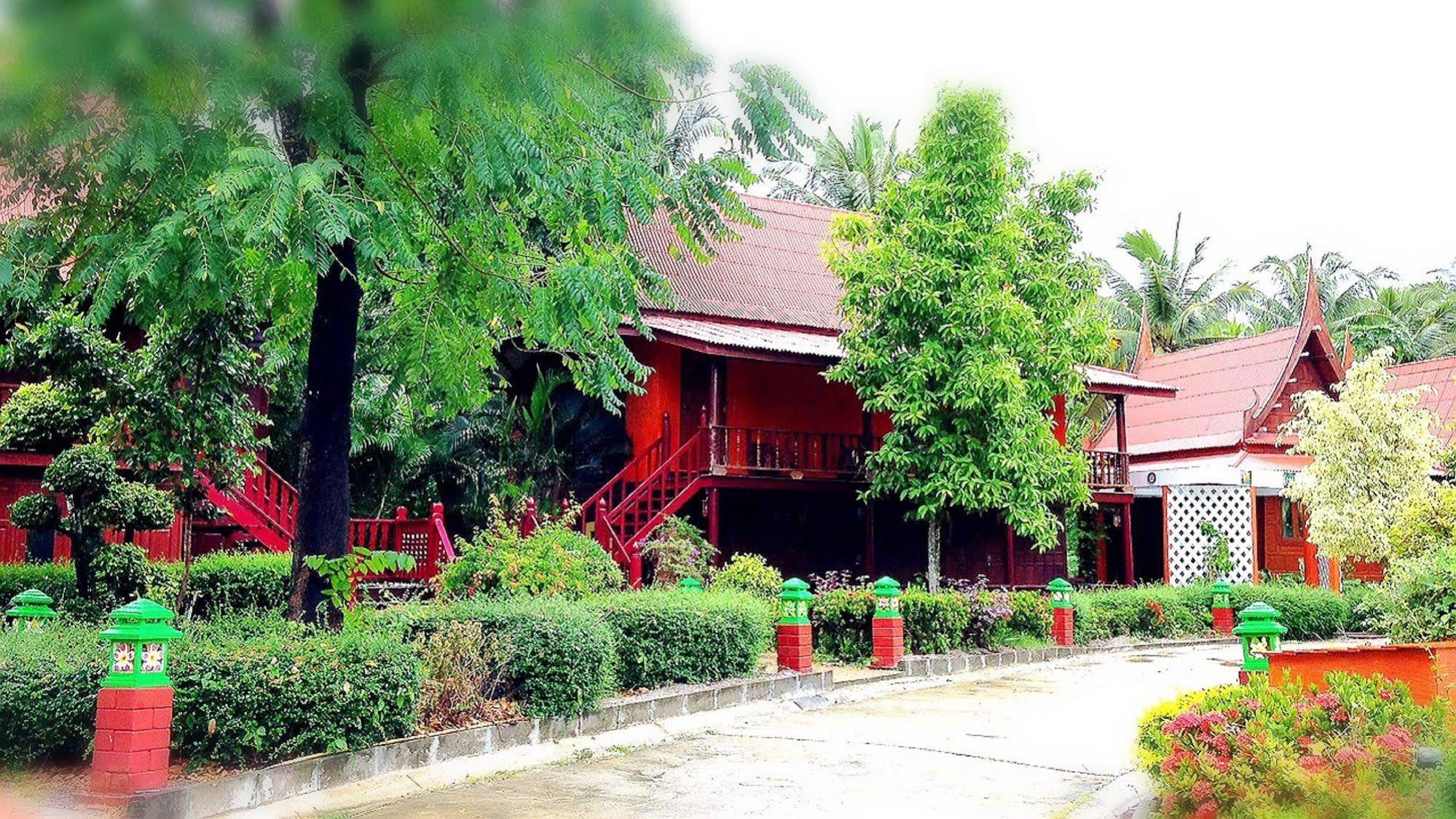 Jaroenrat Resort Szamutszongkhram Kültér fotó