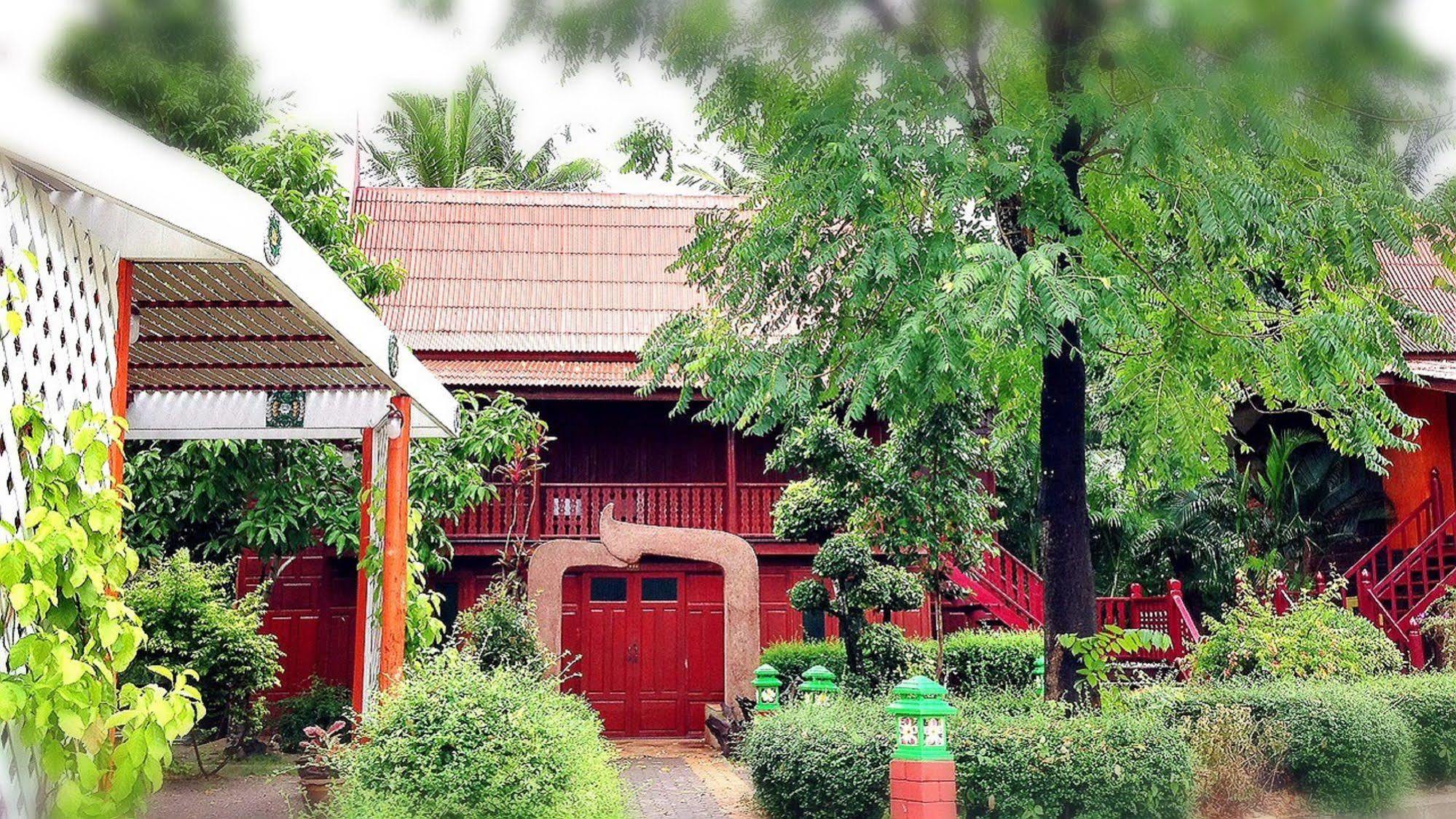 Jaroenrat Resort Szamutszongkhram Kültér fotó