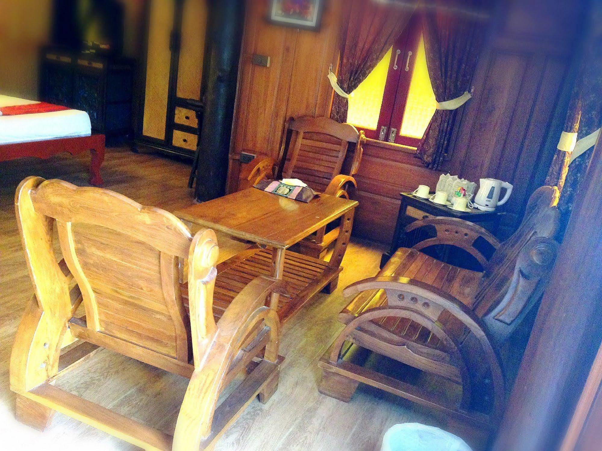 Jaroenrat Resort Szamutszongkhram Kültér fotó