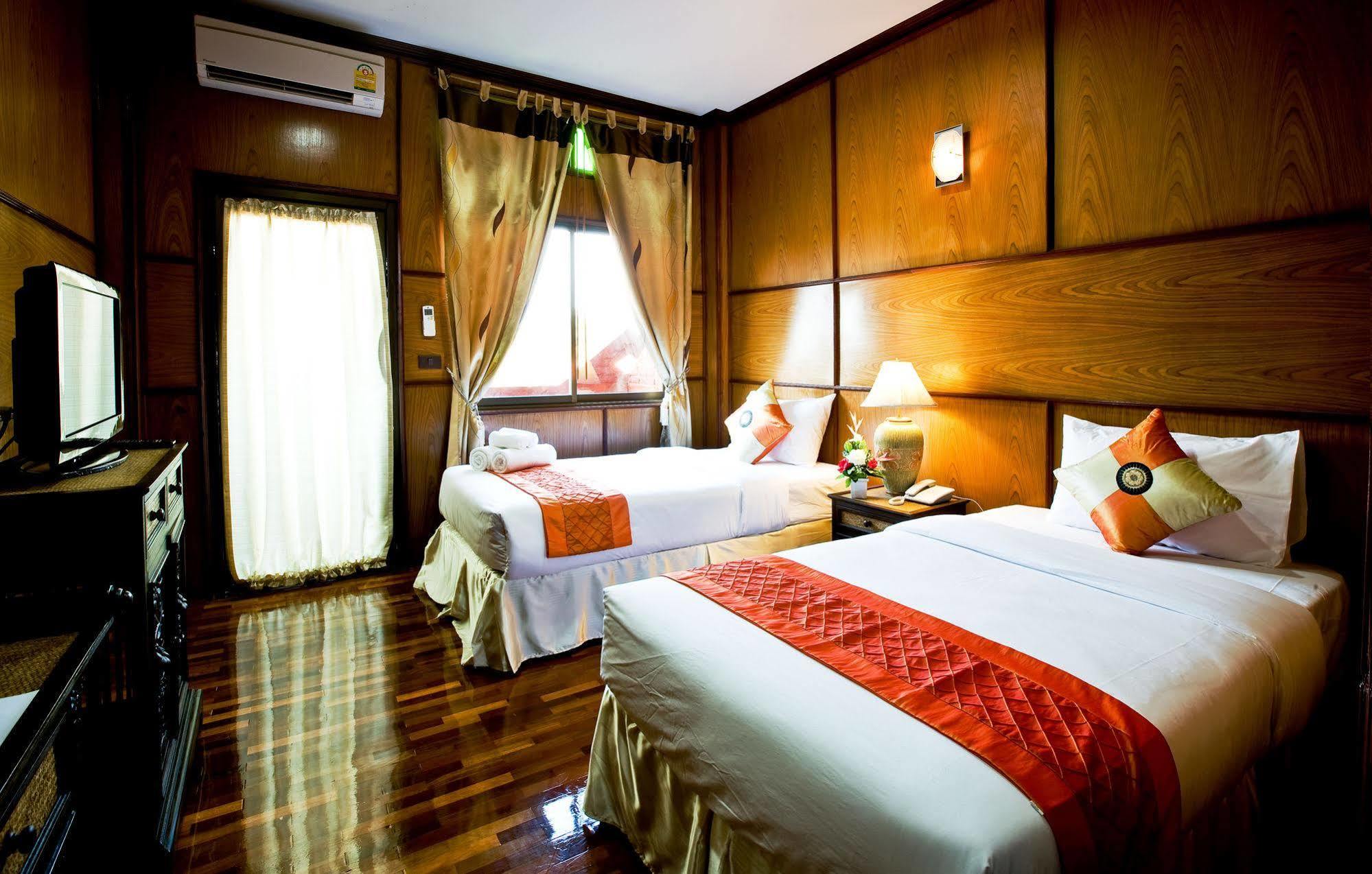 Jaroenrat Resort Szamutszongkhram Kültér fotó